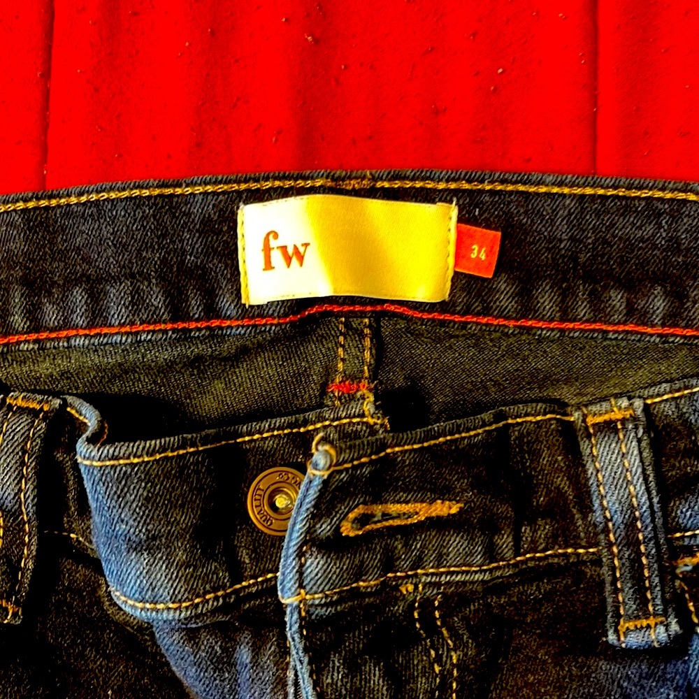 Men’s size 34 jeans.